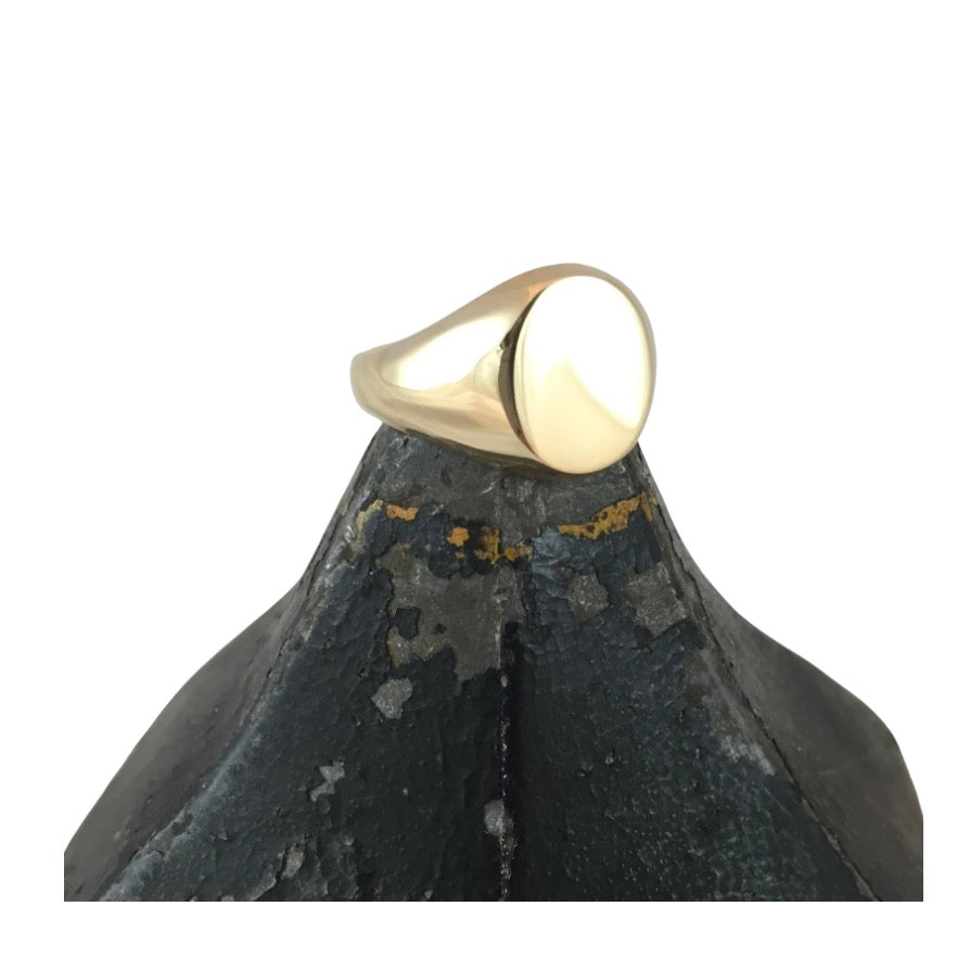 Classic Oval 11mm x 9mm - 9 Carat Yellow Gold Signet Ring