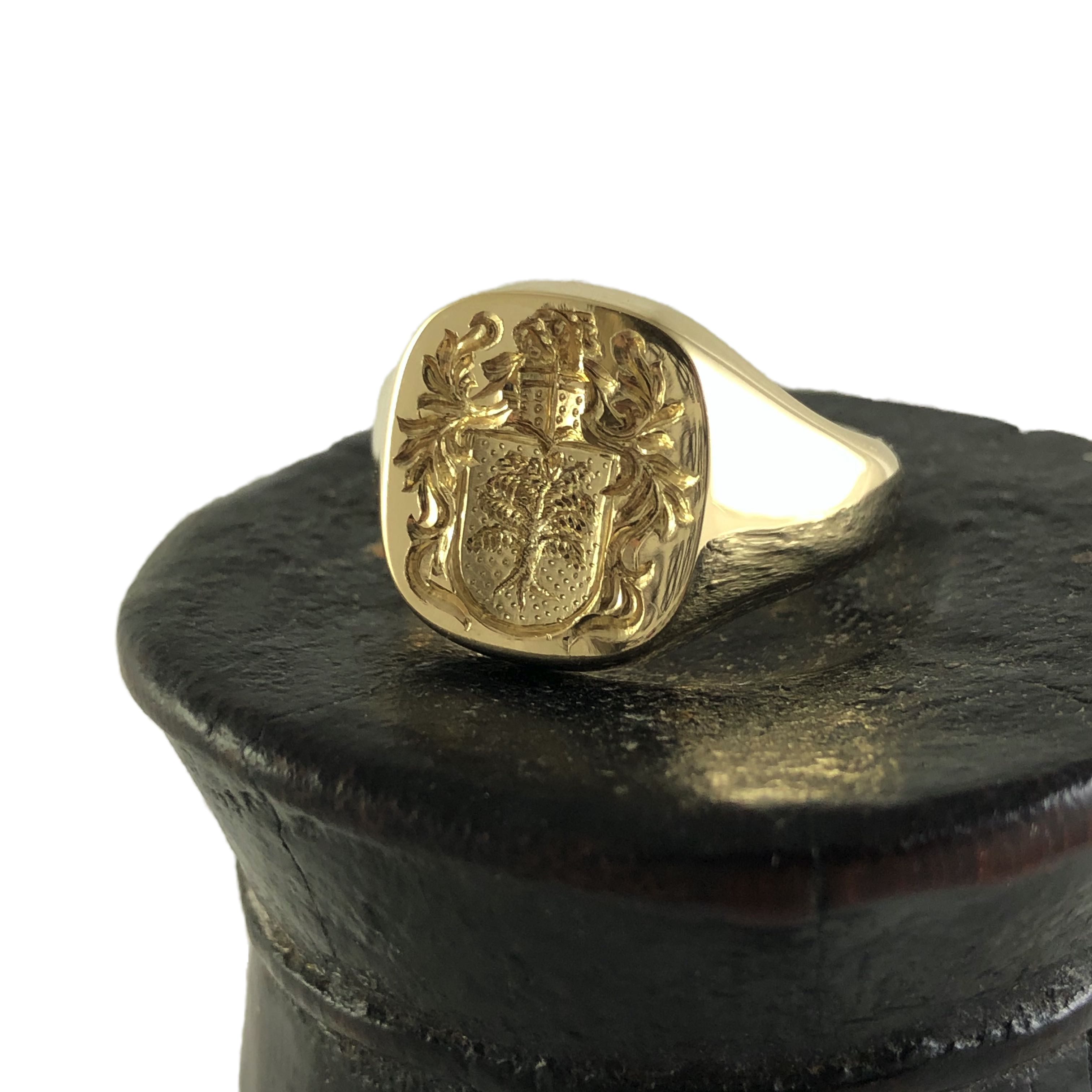 Family Coat of Arms Seal Engraved 16mm x 16mm  -  18 Carat Yellow Gold Signet Ring